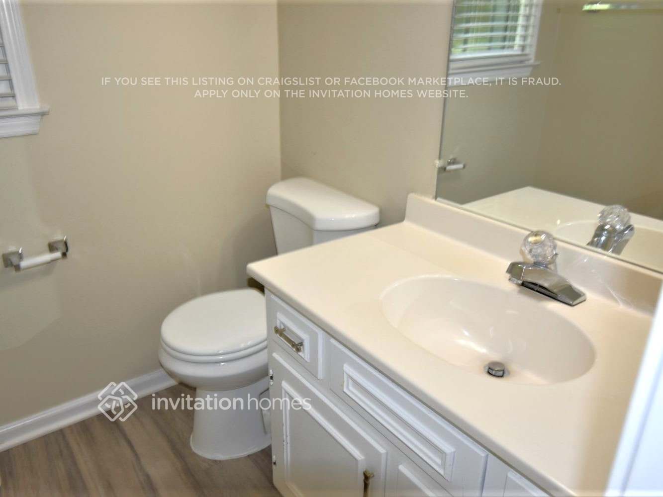 Building Photo - 3915 Summit Chase