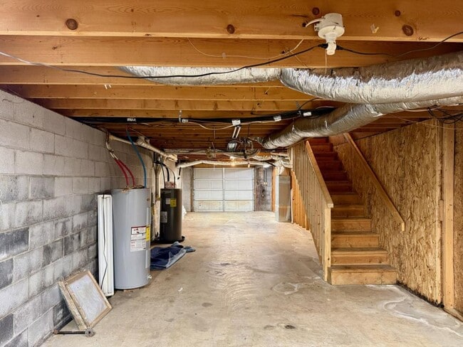 Building Photo - 2884 Blue Ridge Dr