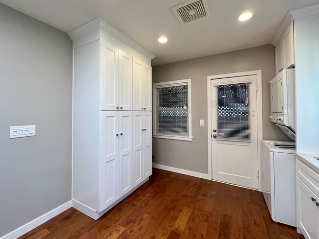 Building Photo - 2 Bedrooms, 1 Bathroom Charmer Near Downtown Napa