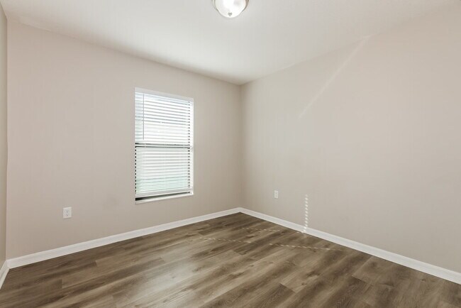 Building Photo - 6953 Redbay Dr