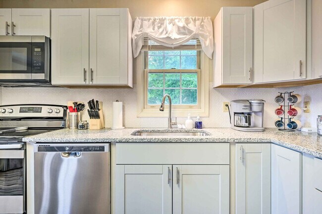 Building Photo - 9 Buford Ave