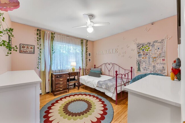 Building Photo - Renovated Mid Century Modern Home in the D...