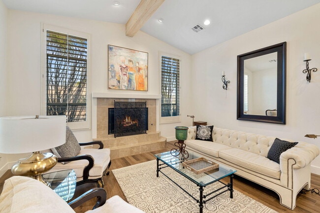 Building Photo - 47210 Heliotrope Dr