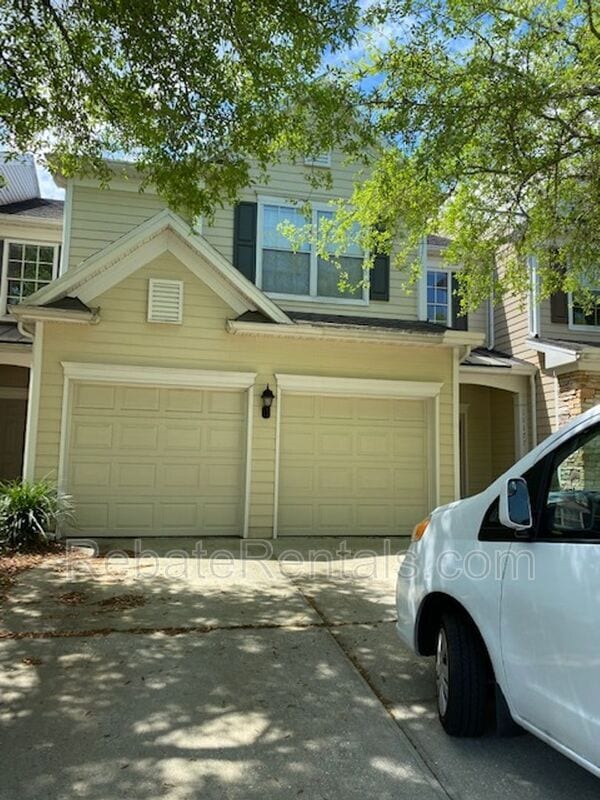 Building Photo - 11177 Castlemain Cir W