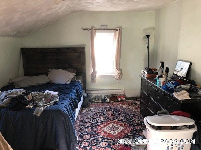 Building Photo - 40 Hillside St