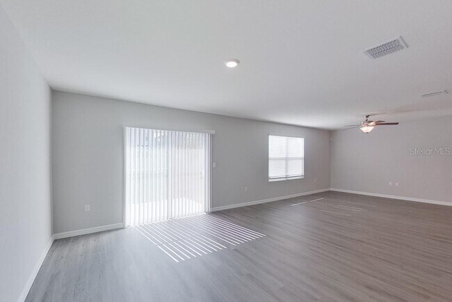Building Photo - 8642 SW 43rd Ter