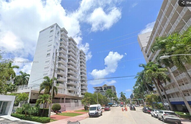 Building Photo - 1331 Lincoln Rd