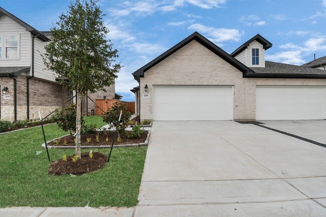 Primary Photo - 21030 Shore Oak Dr