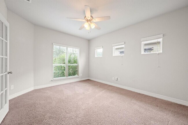 Building Photo - 3537 Hurricane Trl