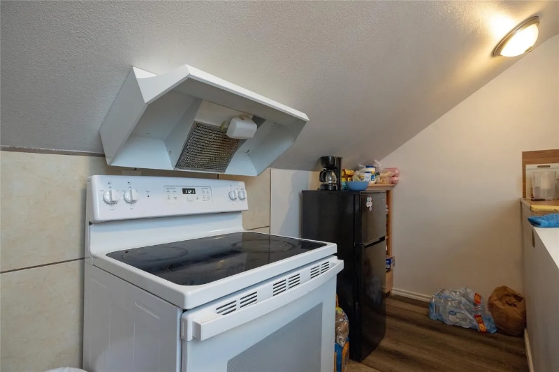 Building Photo - 2317 Gilford St