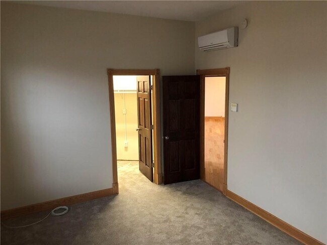 Building Photo - 287 Gregory St