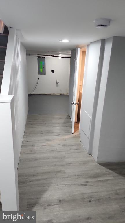 Building Photo - 805 N Kenwood Ave