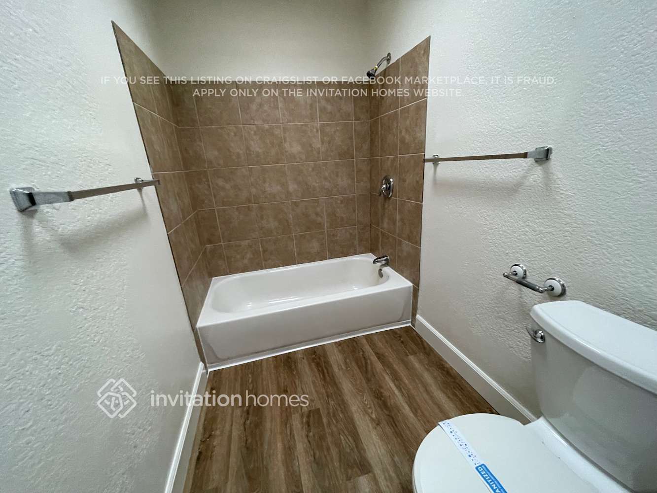 Building Photo - 2816 Glenside Dr