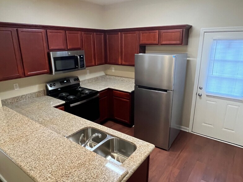 Building Photo - 285 Bella Sera Ln