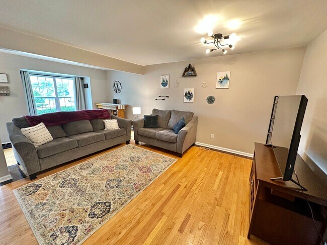 Building Photo - STAFFORD TOWNHOUSES - CLOSE TO QUANTICO