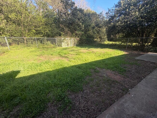 Building Photo - 11 Coulter Dr