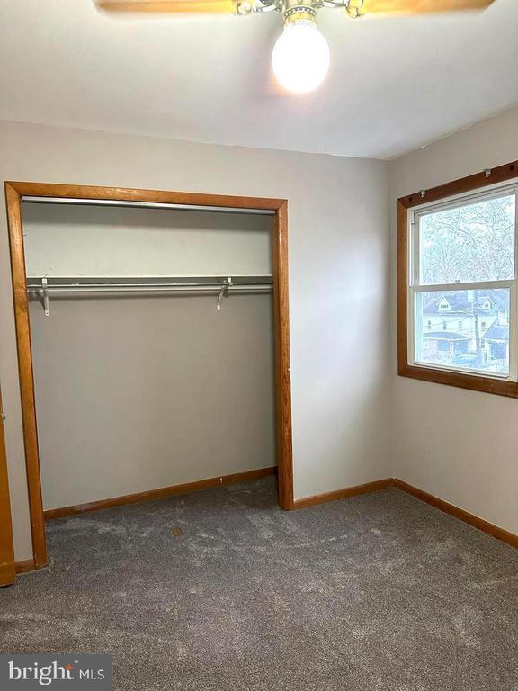 Building Photo - 31 Logan Ave