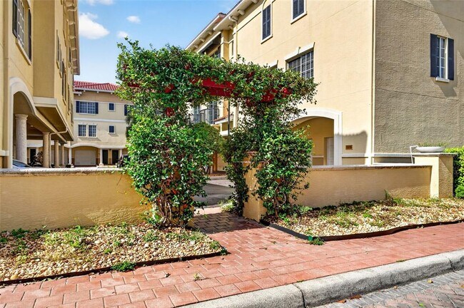 Building Photo - 105 S Bradford Bch Ct