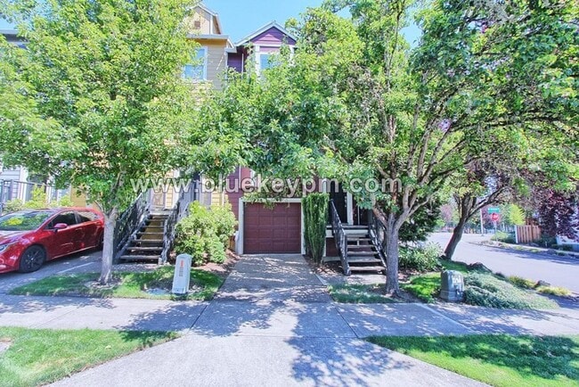 Building Photo - 3 Bed, 2.5 Bath Townhome in Hillsboro Near Quatama Park and Intel's Ronler Acres Campus