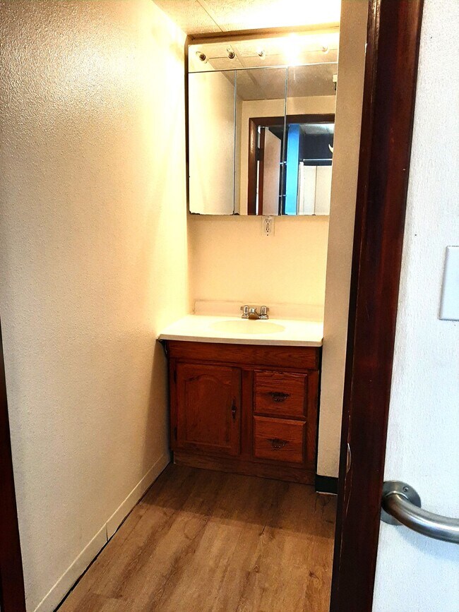 Building Photo - (1614 8th Ave)