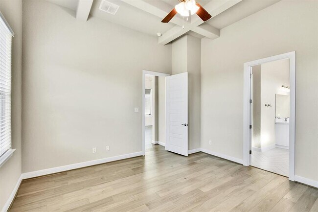 Building Photo - 505 Faith Dr