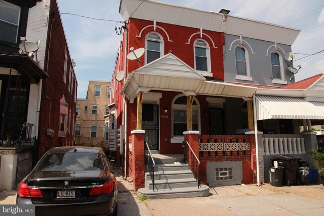 Building Photo - 5503 W Girard Ave