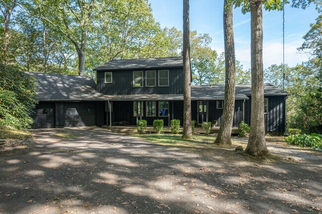 Primary Photo - 118 Lake Dr
