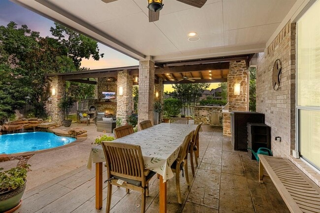 Building Photo - 99 W Hullwood Cir
