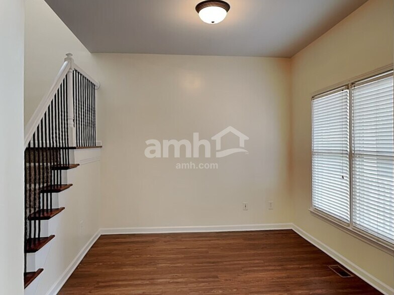 Building Photo - 34 Kodiak Ct