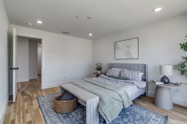 Building Photo - 4701 San Jacinto St