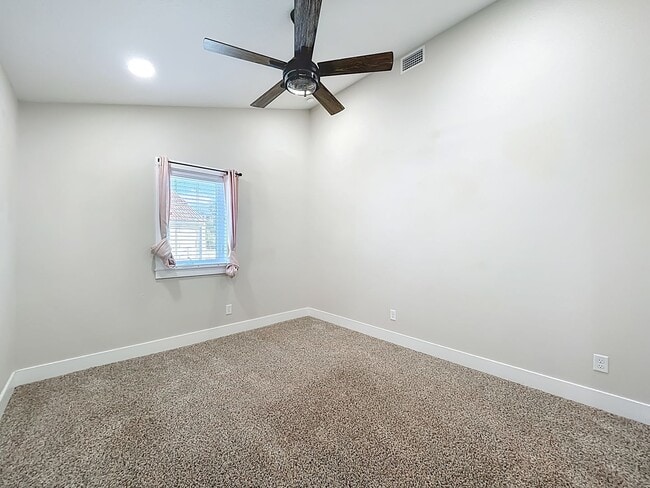 Building Photo - 389 S Central Ave