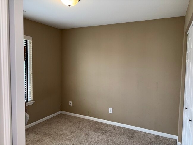 Building Photo - 1729 Ramsey Dr