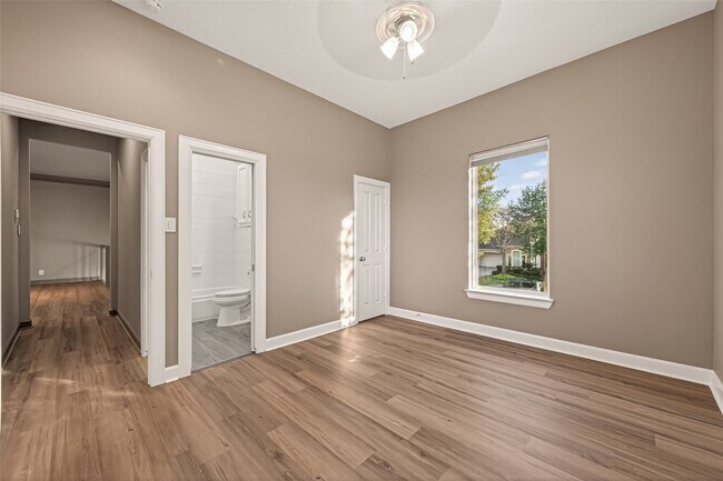 Building Photo - 7203 Timberlake Dr