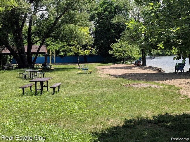 Building Photo - 2917 Rockford