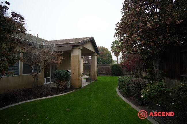 Building Photo - Beautiful Home in the Northwest!