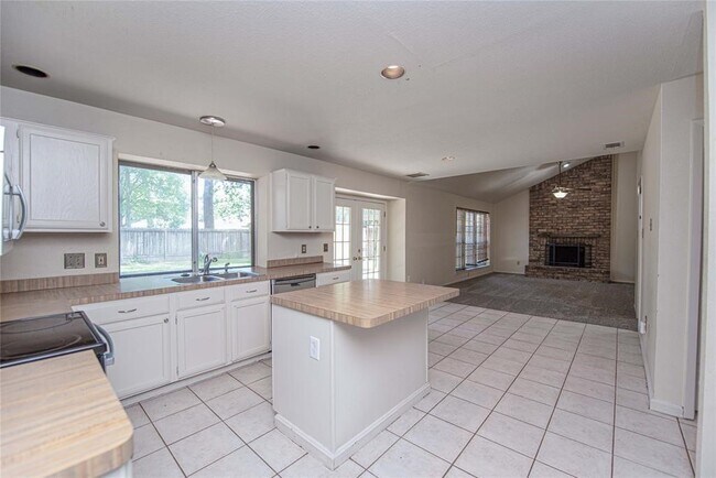 Building Photo - 25518 Chapel Ridge Ln