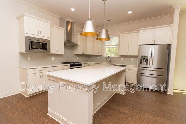 Building Photo - 6908 Roberta Ln