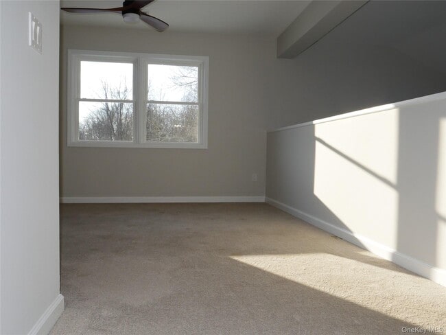 Building Photo - 18 Deer Crossing Dr