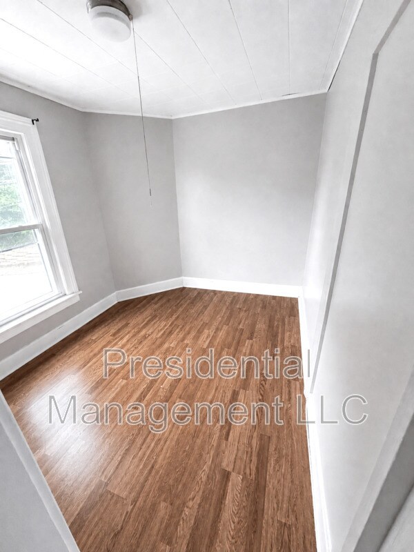 Building Photo - 74 Holmes Ave