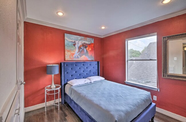 Building Photo - 2211 Blodgett St