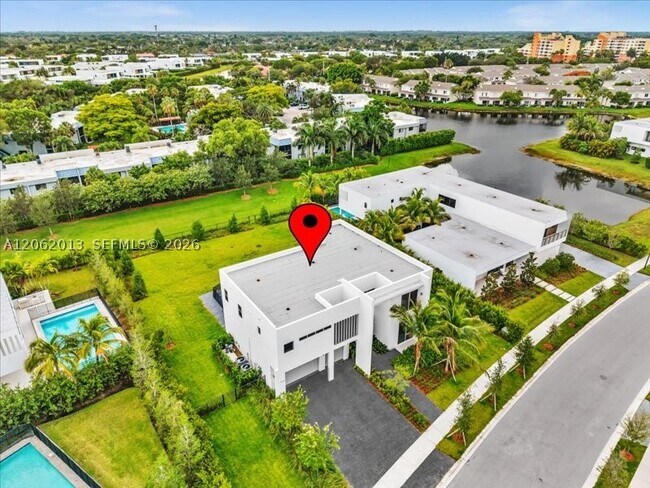 Building Photo - 16644 Botaniko Dr N
