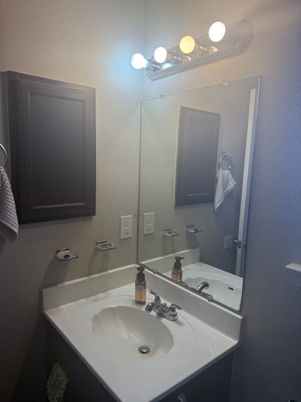 Building Photo - 4644 Beacham St