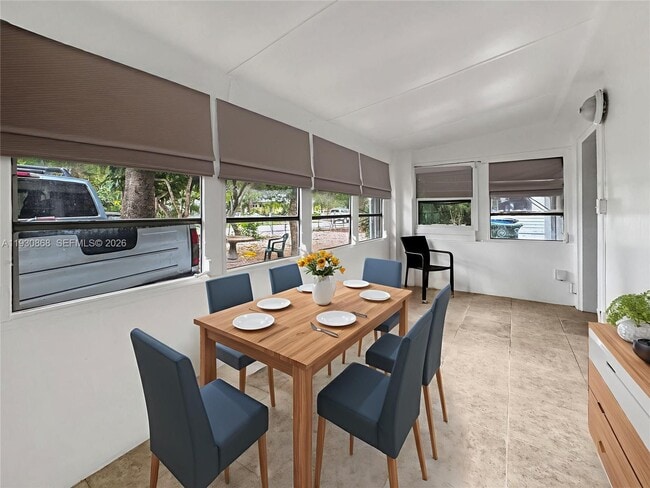 Building Photo - 1269 SW 25th Ave