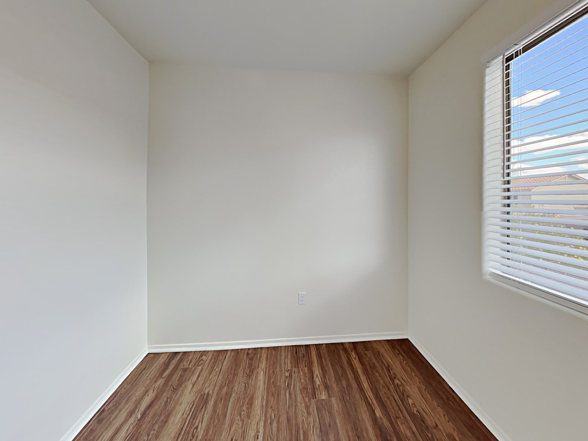 Building Photo - 65 W Camino Rio Cebolla