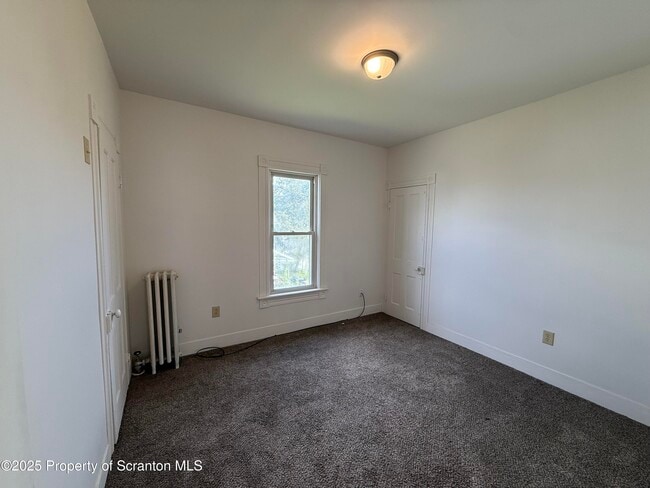 Building Photo - 729 W Locust St