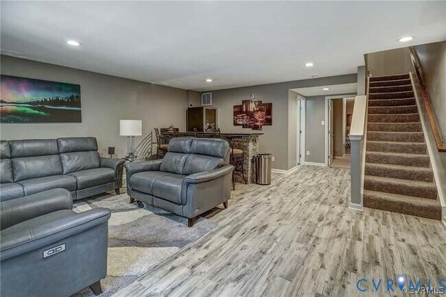 Building Photo - 441 Creekwillow Dr