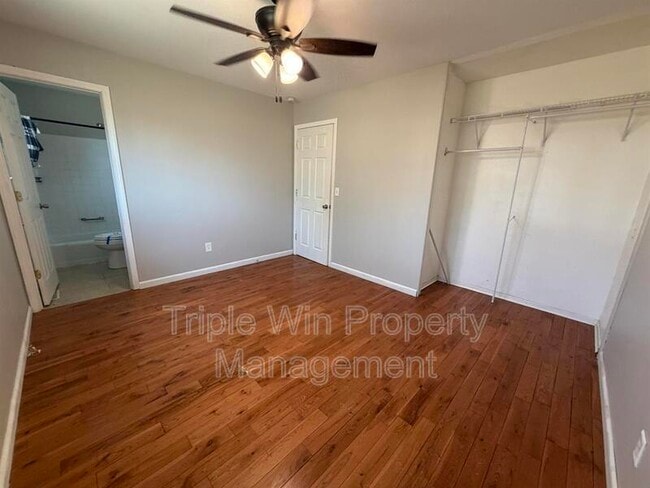 Building Photo - 5243 Ville Maria Ln