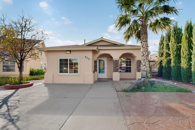 Building Photo - 3 bedroom, 2 bath single story home in Wes...