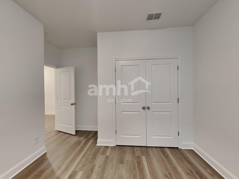 Building Photo - 1605 Soapstone Rd
