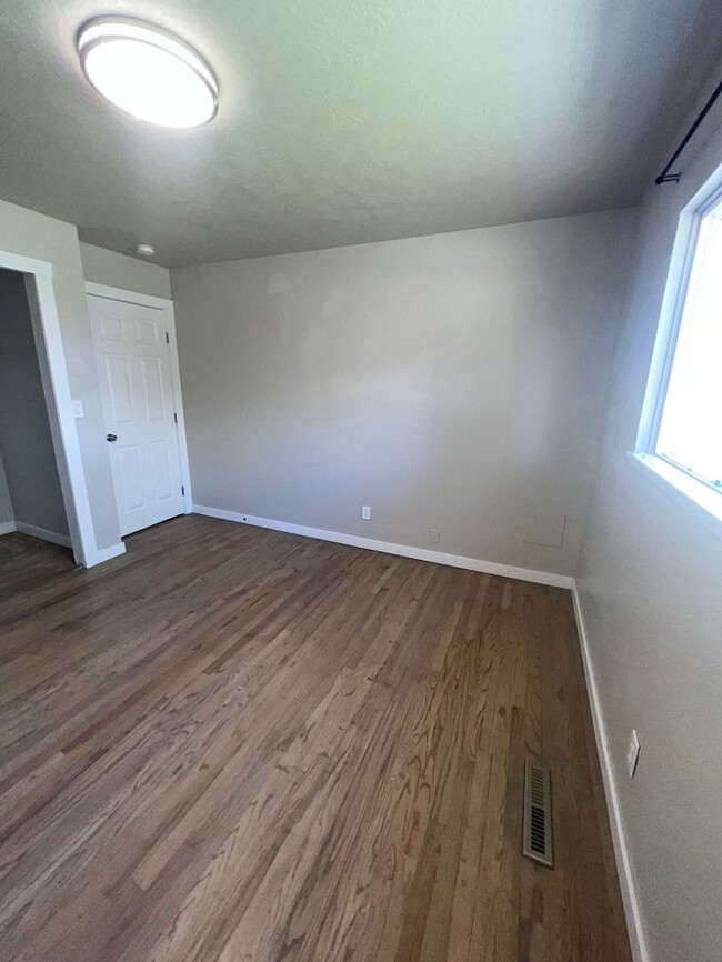 Building Photo - 3 Bed 2 Bath Home in Boise!